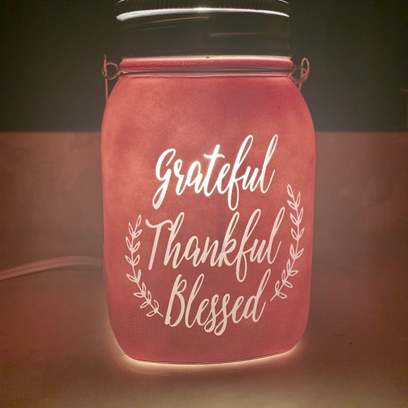 Meet your Posher, Nancy - Picture 2 of 4